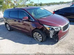 KNDMC5C15H6259358 2017 KIA SEDONA