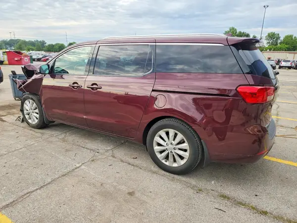 KNDMC5C15H6281814 2017 KIA SEDONA - Image 2