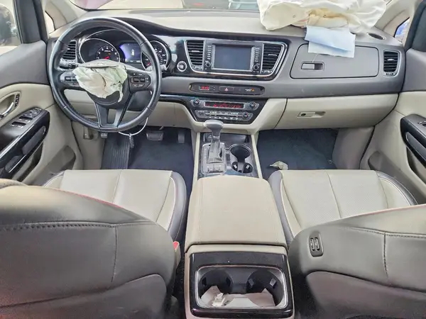 KNDMC5C15H6281814 2017 KIA SEDONA - Image 8