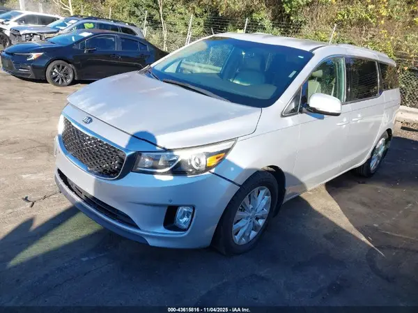 KNDMC5C15J6350331 2018 KIA SEDONA - Image 2