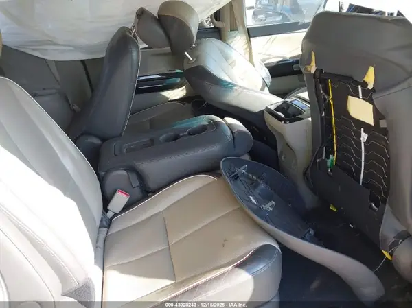 KNDMC5C15J6376203 2018 KIA SEDONA - Image 8