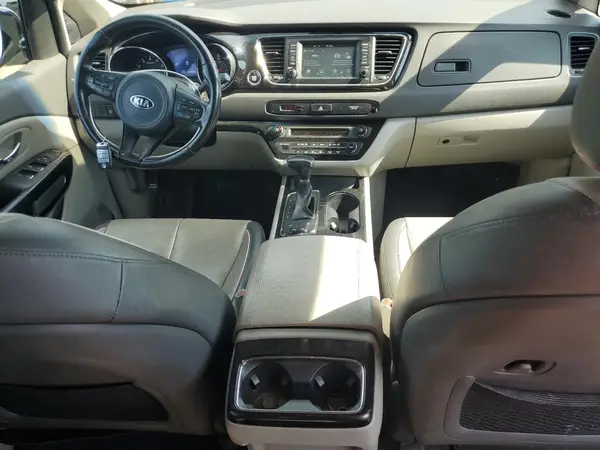 KNDMC5C15J6397875 2018 KIA SEDONA - Image 8