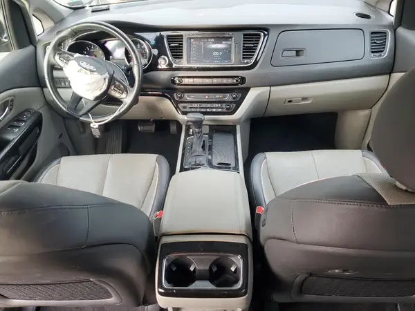 KNDMC5C15J6423049 2018 KIA SEDONA - Image 8