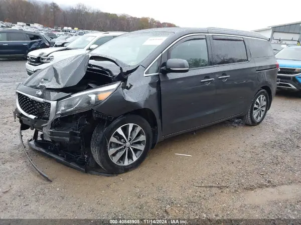 KNDMC5C15J6423052 2018 KIA SEDONA - Image 2