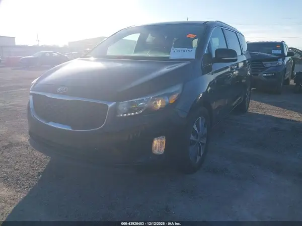 KNDMC5C16G6128860 2016 KIA SEDONA - Image 2