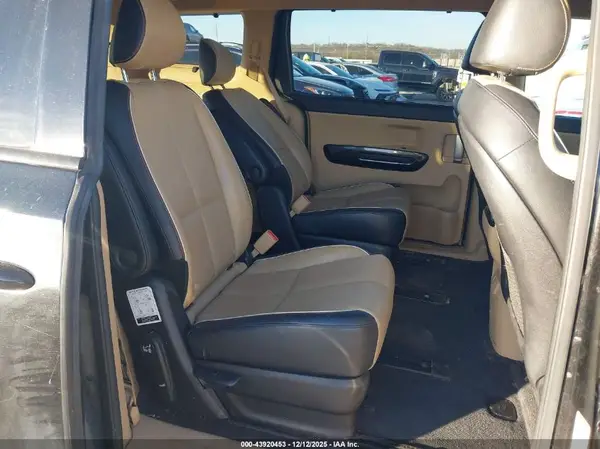 KNDMC5C16G6128860 2016 KIA SEDONA - Image 8