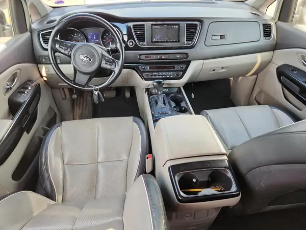 KNDMC5C16G6136389 2016 KIA SEDONA - Image 8