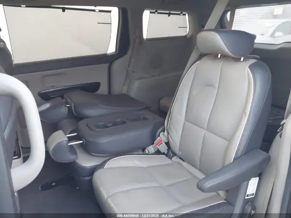 KNDMC5C16G6138904 2016 KIA SEDONA - Image 8