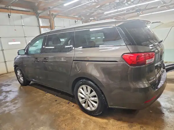 KNDMC5C16G6155427 2016 KIA SEDONA - Image 2