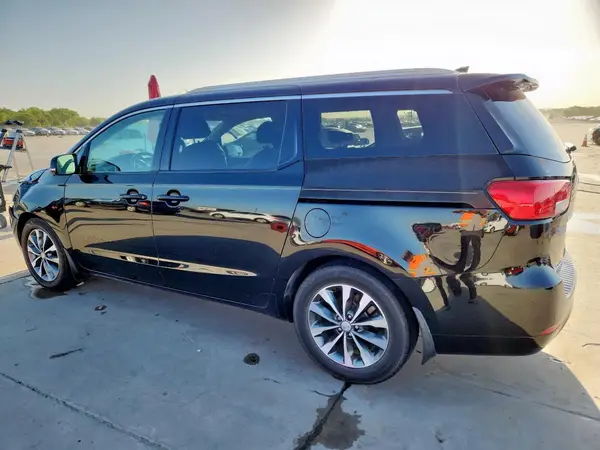 KNDMC5C16G6170297 2016 KIA SEDONA - Image 2