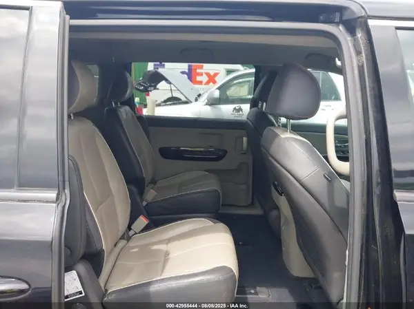 KNDMC5C16G6181137 2016 KIA SEDONA - Image 8
