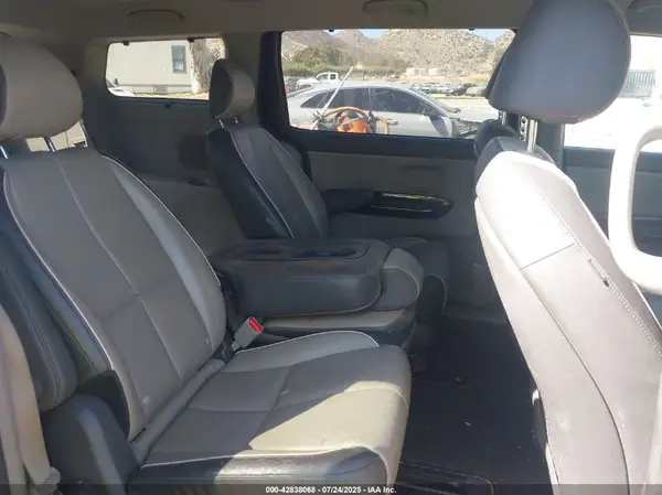 KNDMC5C16H6264438 2017 KIA SEDONA - Image 8