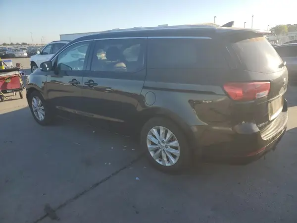 KNDMC5C16H6274936 2017 KIA SEDONA - Image 2