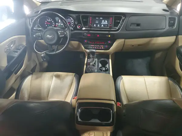 KNDMC5C16H6291946 2017 KIA SEDONA - Image 8