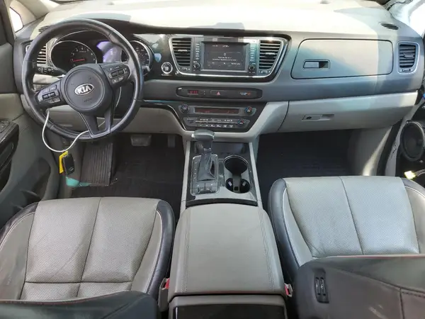 KNDMC5C16H6334343 2017 KIA SEDONA - Image 8