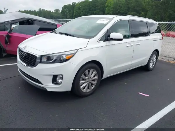 KNDMC5C16H6335069 2017 KIA SEDONA - Image 2