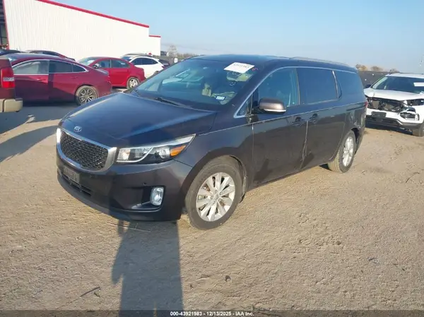 KNDMC5C16H6343253 2017 KIA SEDONA - Image 2
