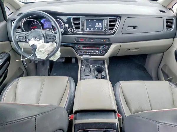 KNDMC5C16J6348099 2018 KIA SEDONA - Image 8
