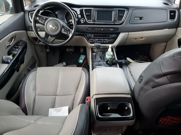 KNDMC5C16J6351861 2018 KIA SEDONA - Image 8