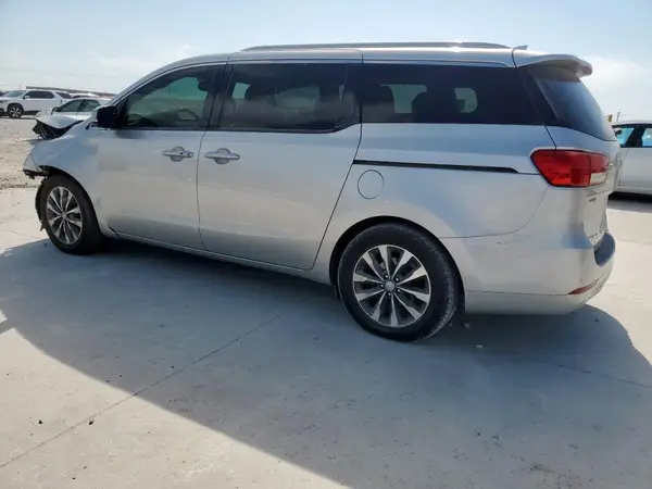 KNDMC5C16J6366666 2018 KIA SEDONA - Image 2