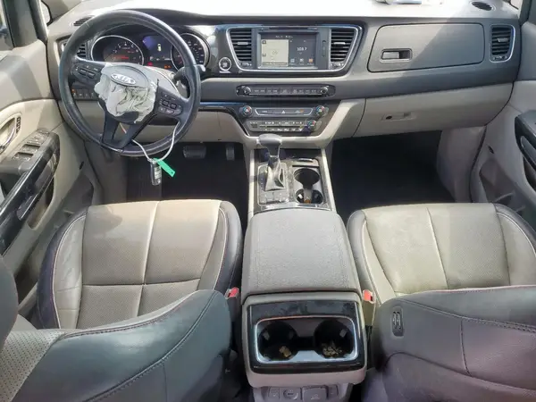 KNDMC5C16J6366666 2018 KIA SEDONA - Image 8