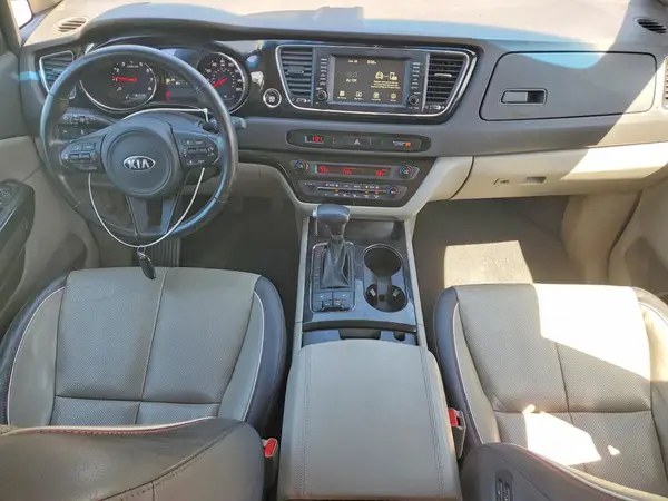 KNDMC5C16J6367090 2018 KIA SEDONA - Image 8