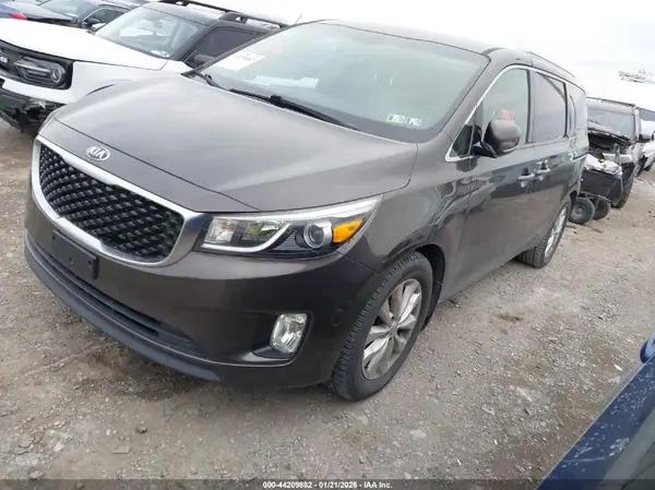 KNDMC5C17G6111890 2016 KIA SEDONA - Image 2