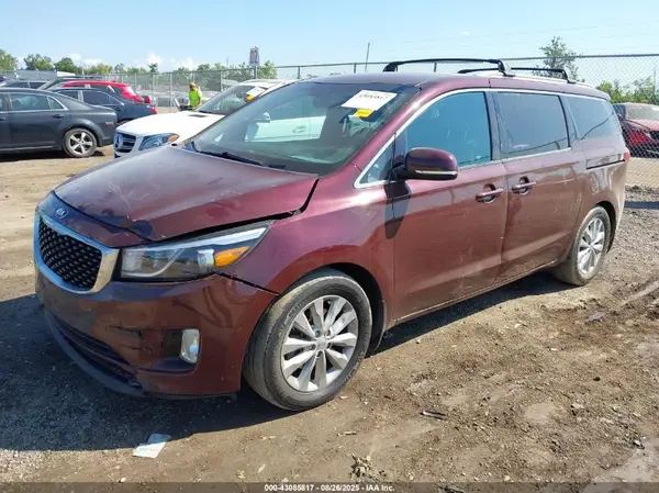 KNDMC5C17G6127796 2016 KIA SEDONA - Image 2