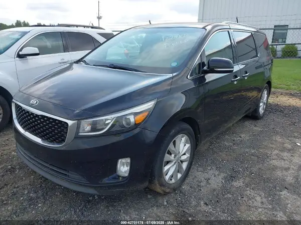 KNDMC5C17G6138605 2016 KIA SEDONA - Image 2