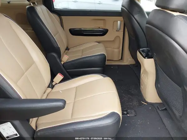 KNDMC5C17G6138605 2016 KIA SEDONA - Image 8