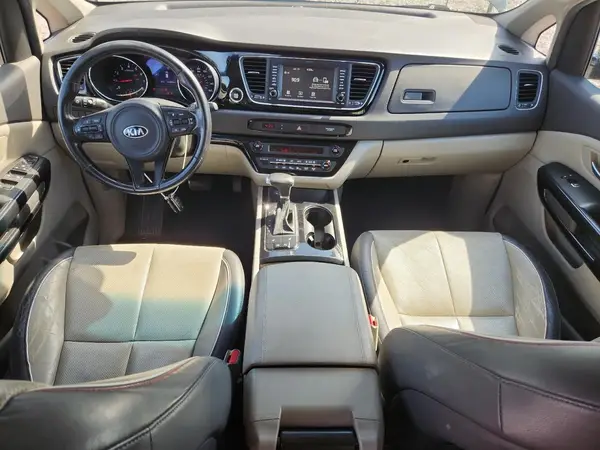 KNDMC5C17H6263492 2017 KIA SEDONA - Image 8