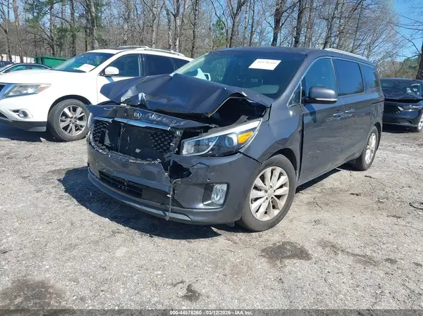 KNDMC5C17J6348290 2018 KIA SEDONA - Image 2