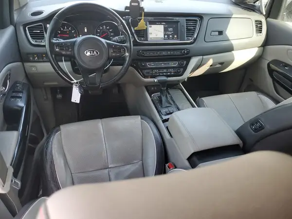 KNDMC5C17J6363727 2018 KIA SEDONA - Image 8