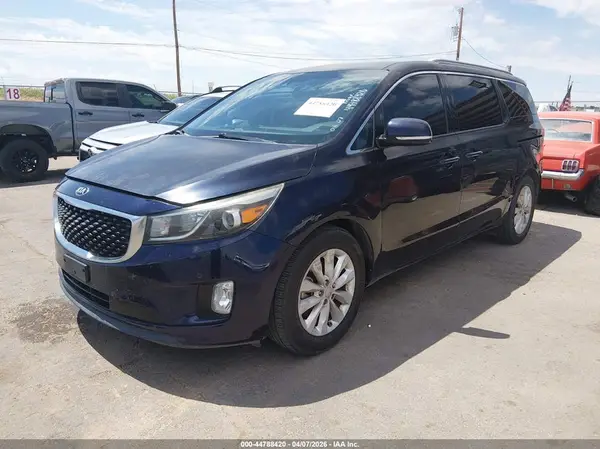 KNDMC5C17J6373870 2018 KIA SEDONA - Image 2