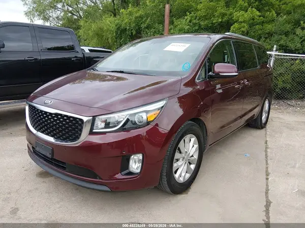 KNDMC5C17J6376719 2018 KIA SEDONA - Image 2