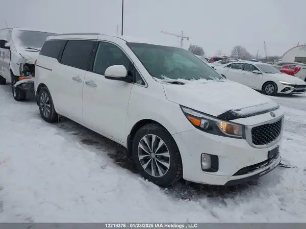 KNDMC5C17J6385744 2018 KIA SEDONA - Image 1