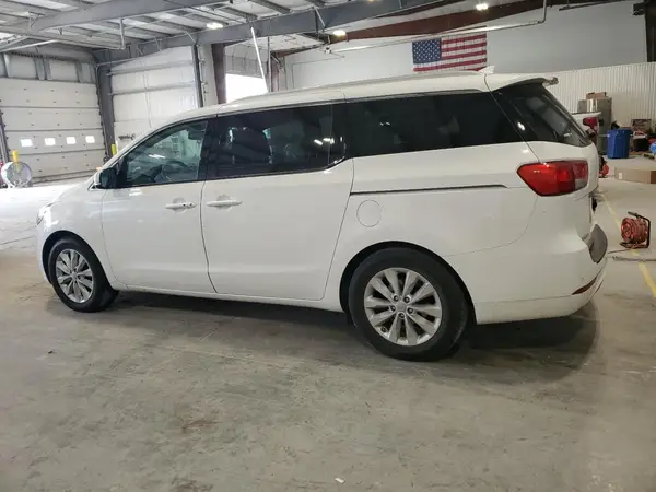 KNDMC5C17J6386828 2018 KIA SEDONA - Image 2
