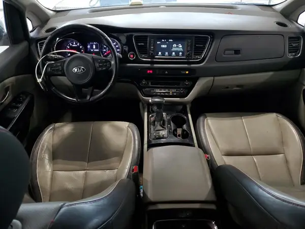 KNDMC5C17J6386828 2018 KIA SEDONA - Image 8
