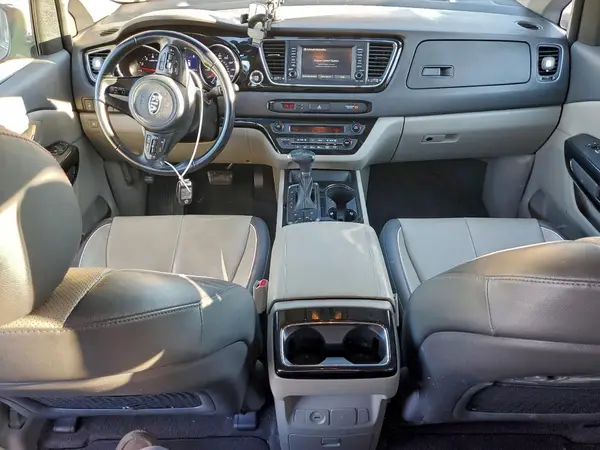 KNDMC5C17J6397439 2018 KIA SEDONA - Image 8