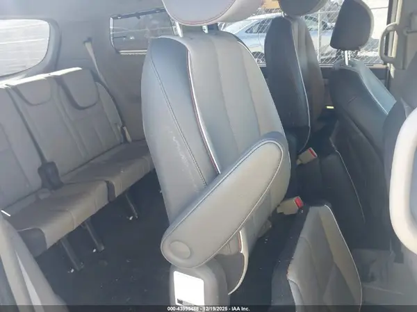 KNDMC5C18G6117021 2016 KIA SEDONA - Image 8
