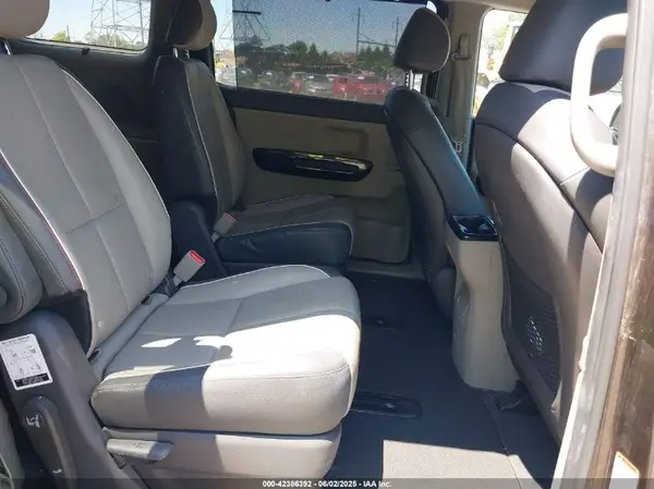 KNDMC5C18G6137530 2016 KIA SEDONA - Image 8