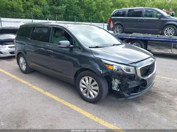 KNDMC5C18G6138080 2016 KIA SEDONA - Image 1