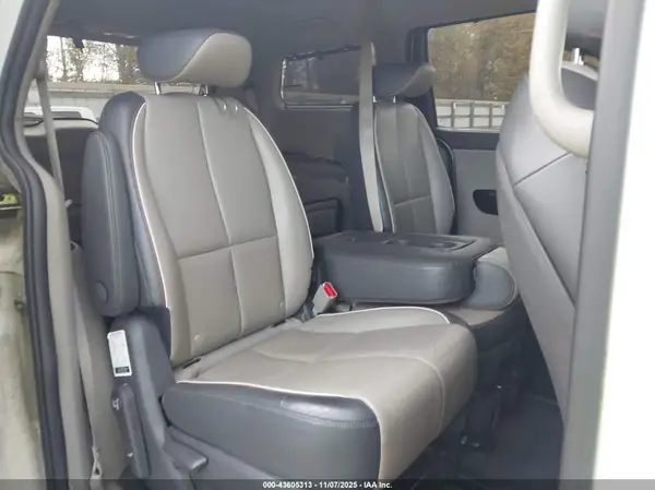 KNDMC5C18G6143554 2016 KIA SEDONA - Image 8