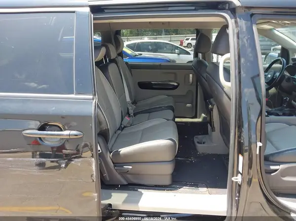 KNDMC5C18G6146972 2016 KIA SEDONA - Image 8