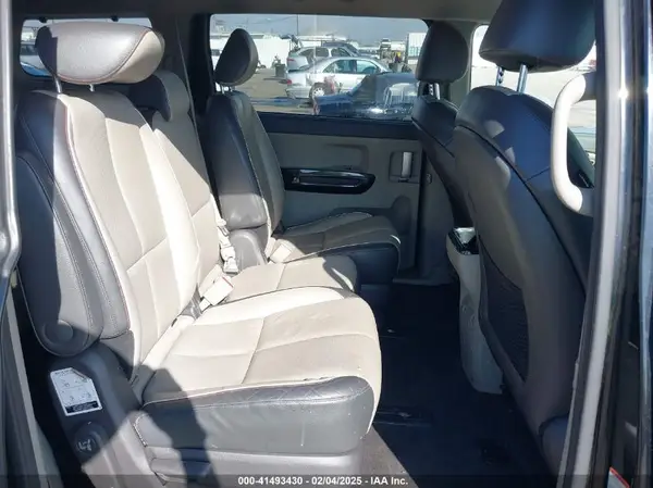 KNDMC5C18G6162332 2016 KIA SEDONA - Image 8