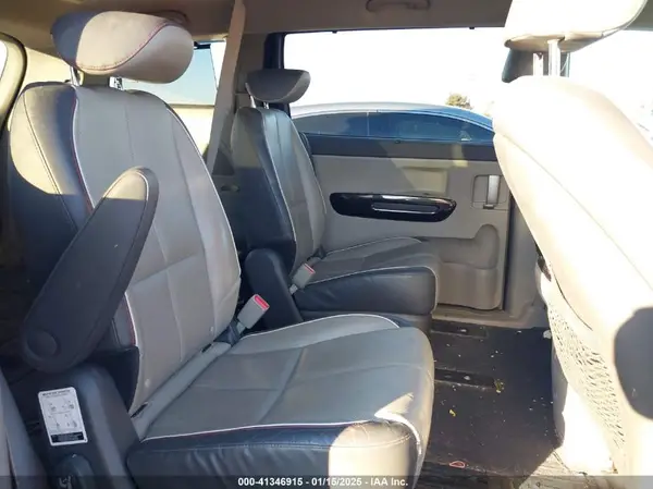 KNDMC5C18H6252954 2017 KIA SEDONA - Image 8