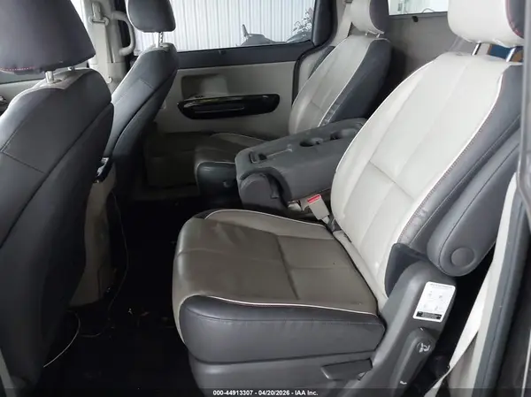 KNDMC5C18H6253487 2017 KIA SEDONA - Image 8