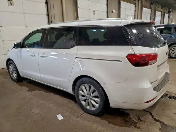 KNDMC5C18H6255756 2017 KIA SEDONA - Image 2