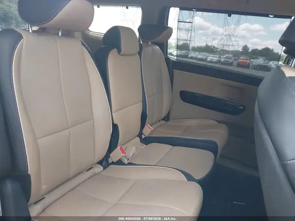 KNDMC5C18H6260004 2017 KIA SEDONA - Image 8