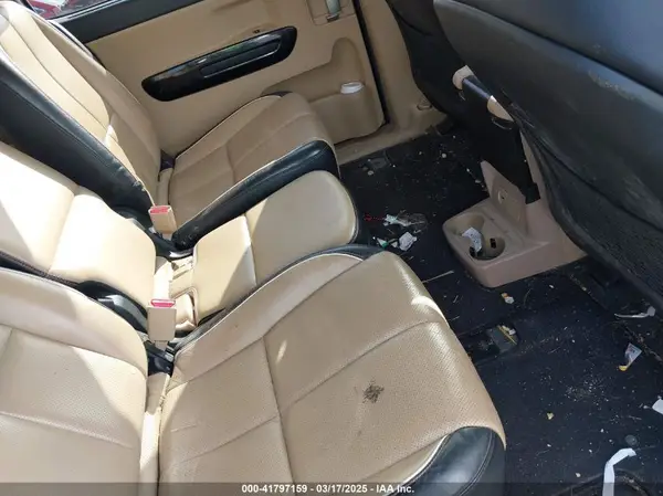 KNDMC5C18H6260441 2017 KIA SEDONA - Image 8